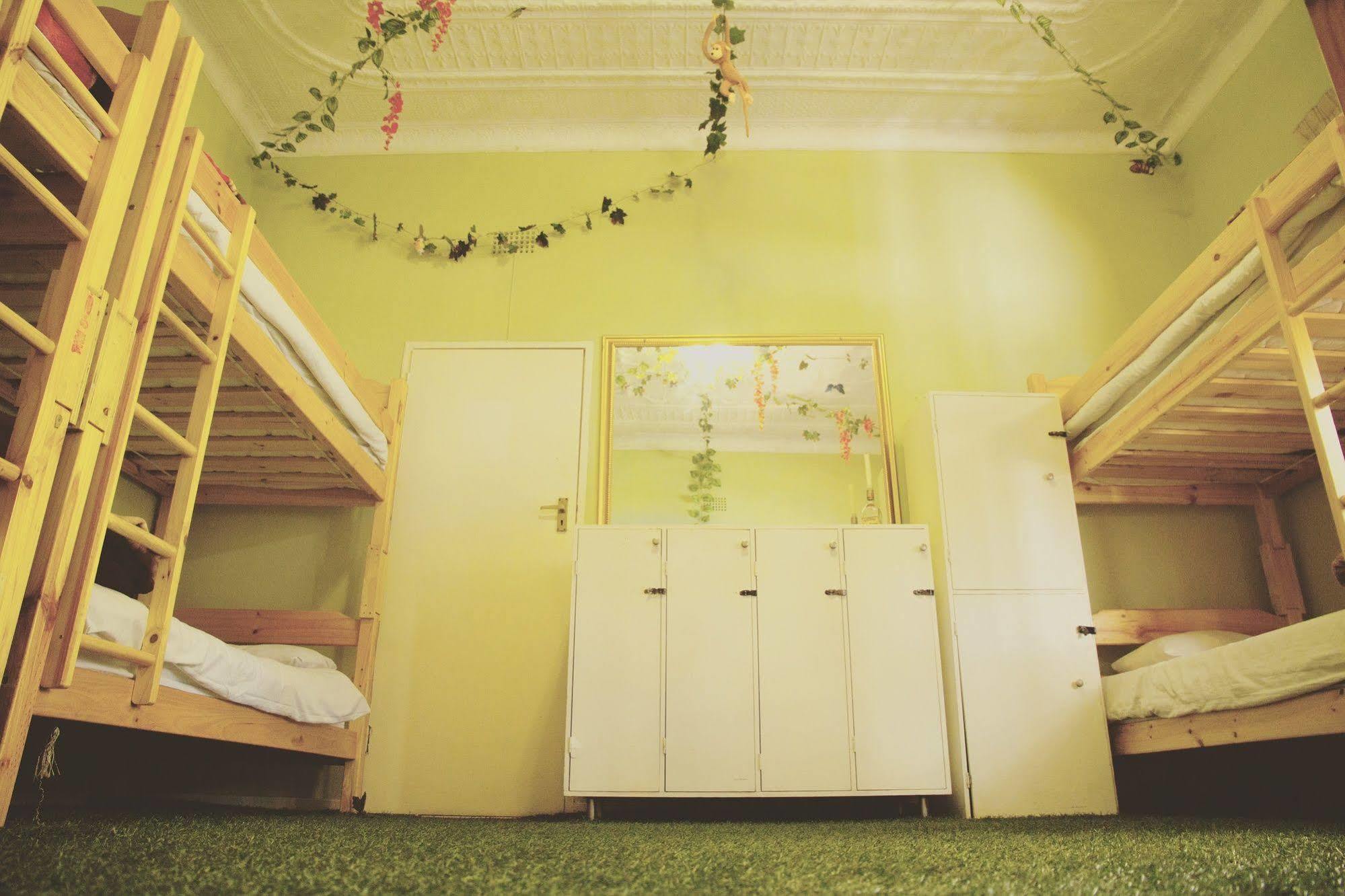 Homebase Melville Backpackers Johannesburg Exterior photo